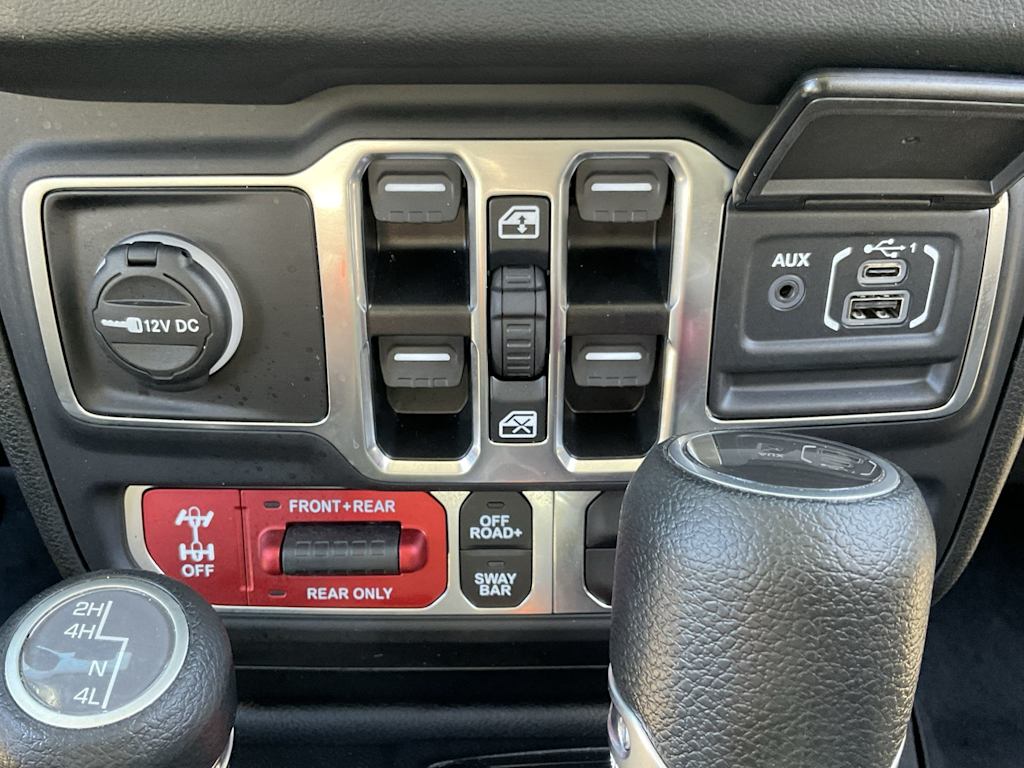 Thumbnail: 2024 Jeep Wrangler - 34