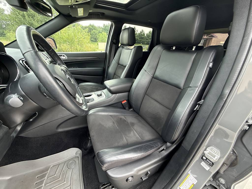 Thumbnail: 2022 Jeep Grand Cherokee - 12