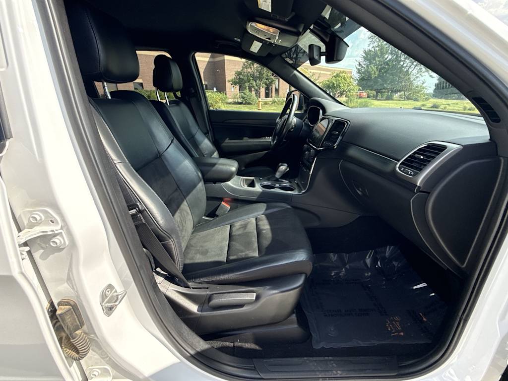 Thumbnail: 2020 Jeep Grand Cherokee - 29