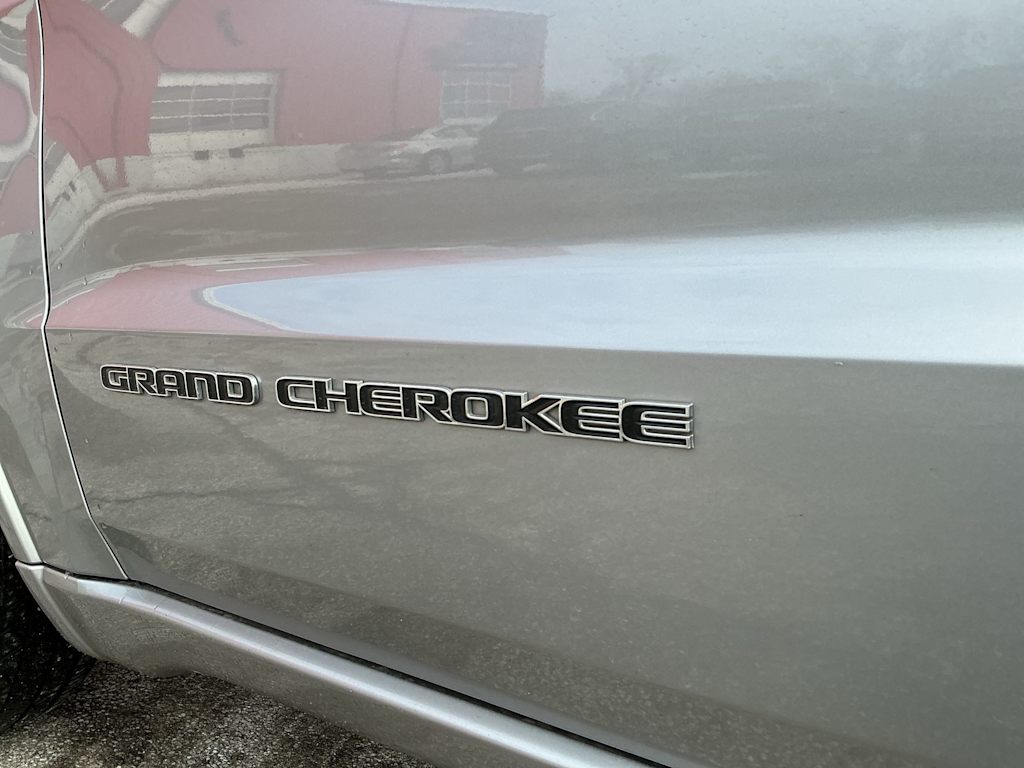 Thumbnail: 2018 Jeep Grand Cherokee - 25
