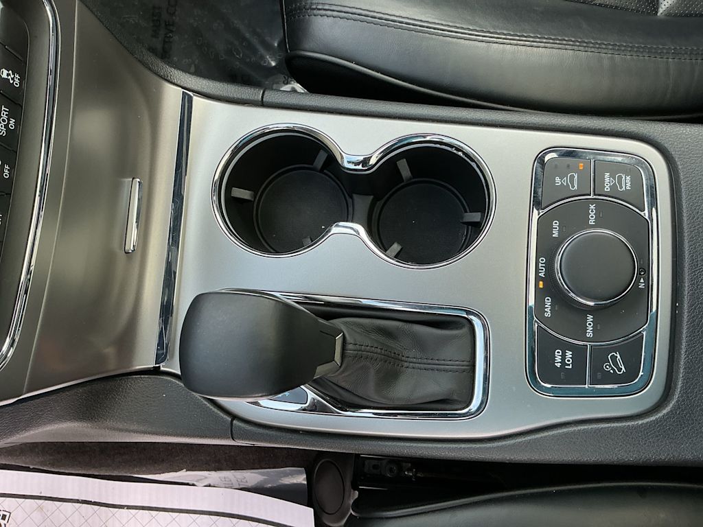 Thumbnail: 2018 Jeep Grand Cherokee - 15