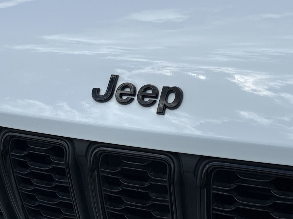 Thumbnail: 2023 Jeep Grand Cherokee - 6