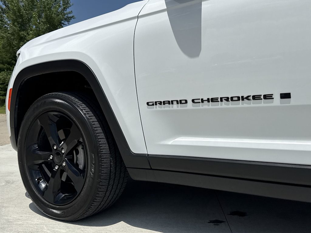 Thumbnail: 2023 Jeep Grand Cherokee - 25