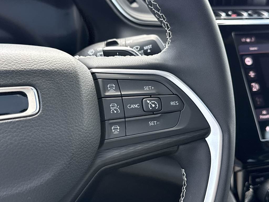 Thumbnail: 2023 Jeep Grand Cherokee - 33