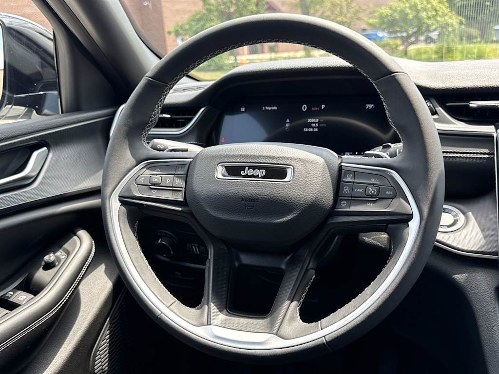 Thumbnail: 2023 Jeep Grand Cherokee - 9