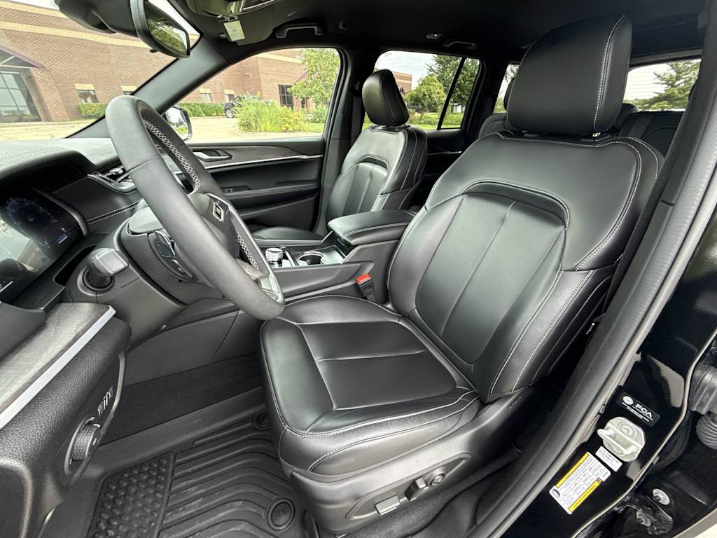 Thumbnail: 2024 Jeep Grand Cherokee - 9