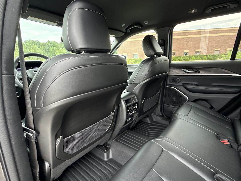 Thumbnail: 2024 Jeep Grand Cherokee - 10