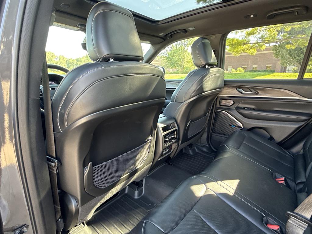 Thumbnail: 2022 Jeep Grand Cherokee - 12