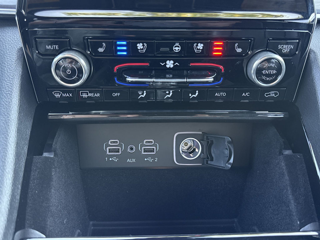 Thumbnail: 2022 Jeep Grand Cherokee - 38