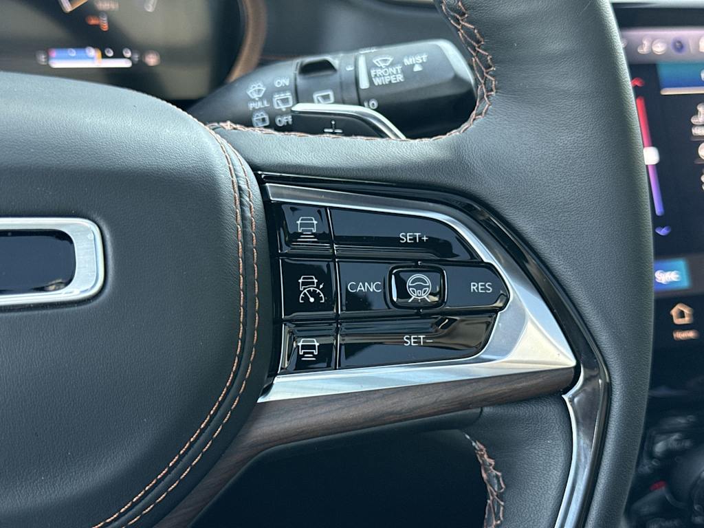 Thumbnail: 2024 Jeep Grand Cherokee - 32