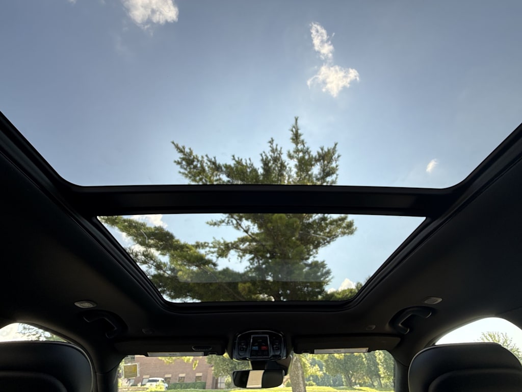 Thumbnail: 2024 Jeep Grand Cherokee - 29