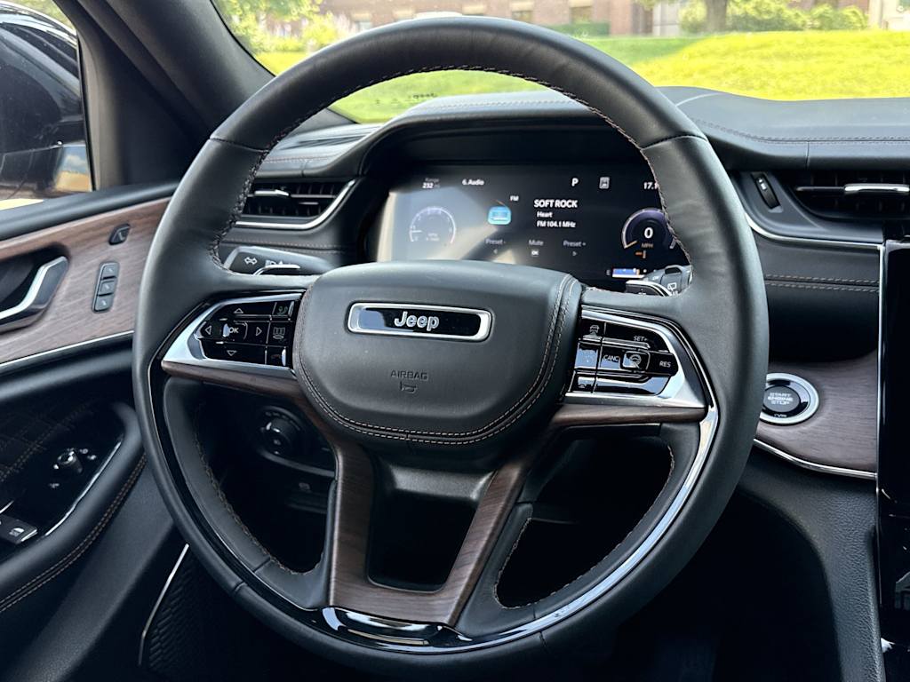 Thumbnail: 2024 Jeep Grand Cherokee - 10