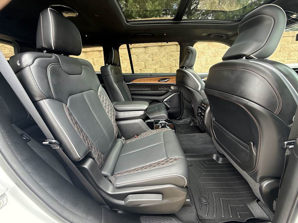 Thumbnail: 2023 Jeep Grand Cherokee L - 27