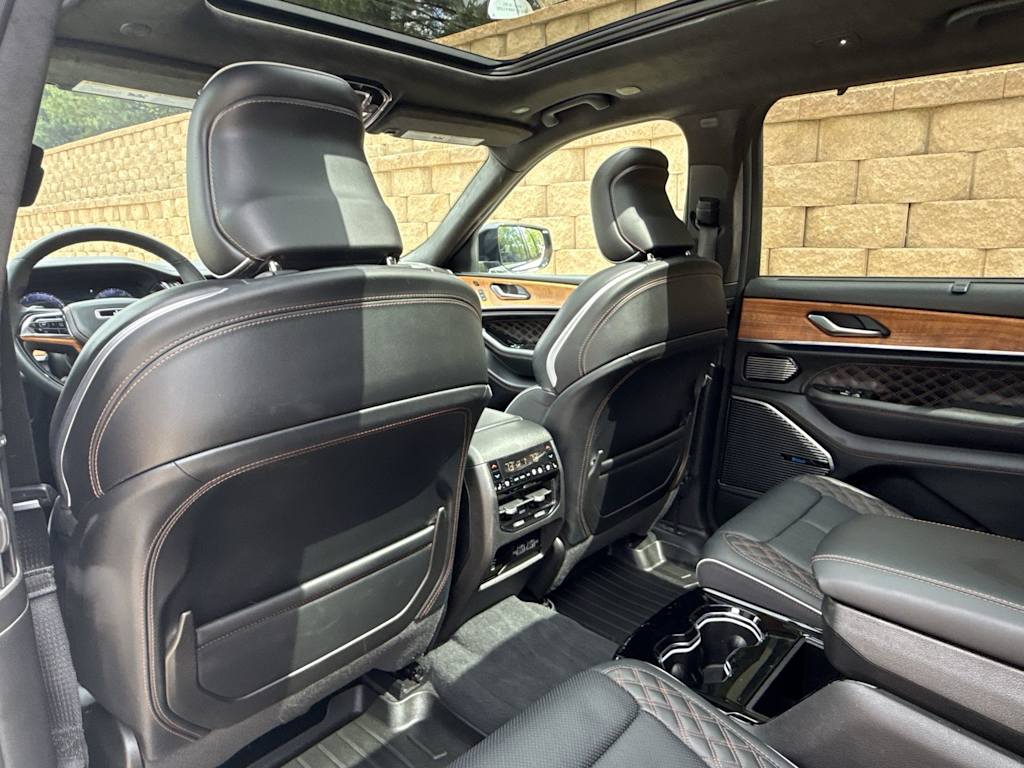 Thumbnail: 2023 Jeep Grand Cherokee L - 11