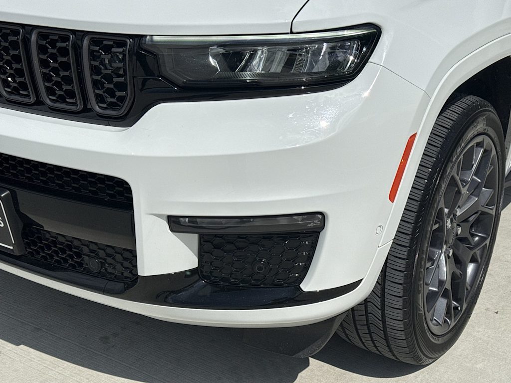 Thumbnail: 2023 Jeep Grand Cherokee L - 22