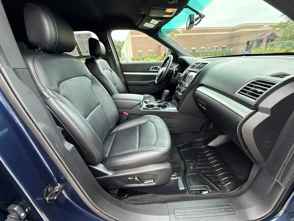 Thumbnail: 2017 Ford Explorer - 29