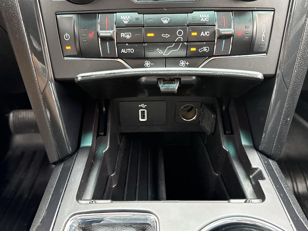 Thumbnail: 2017 Ford Explorer - 36