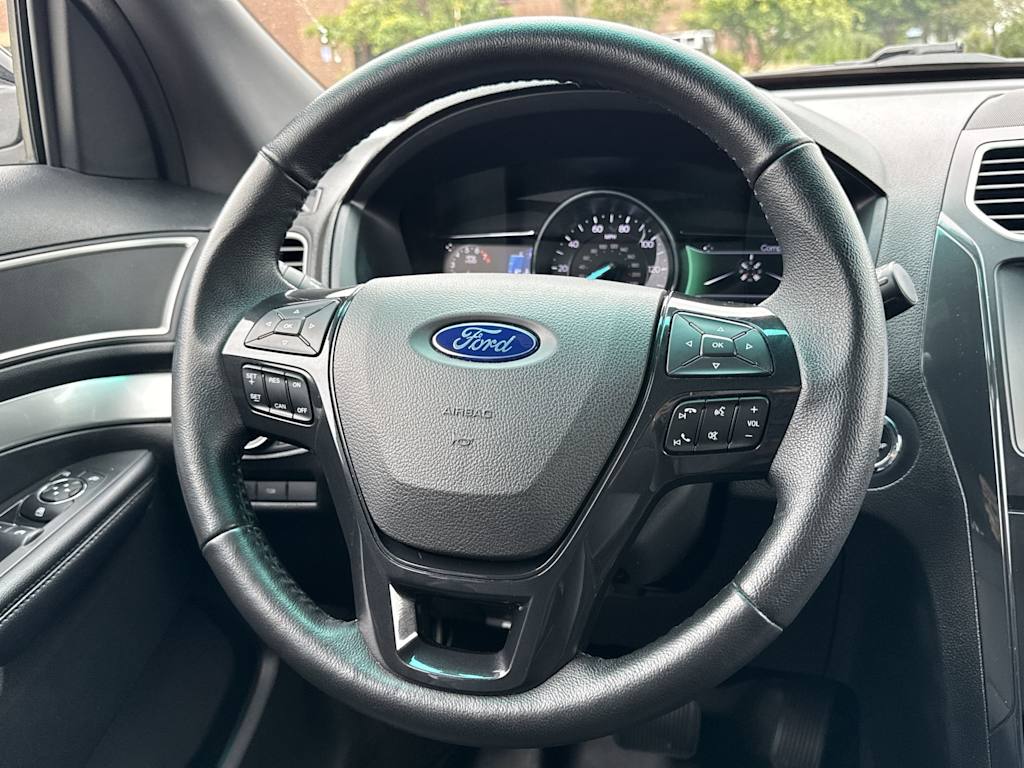 Thumbnail: 2017 Ford Explorer - 9