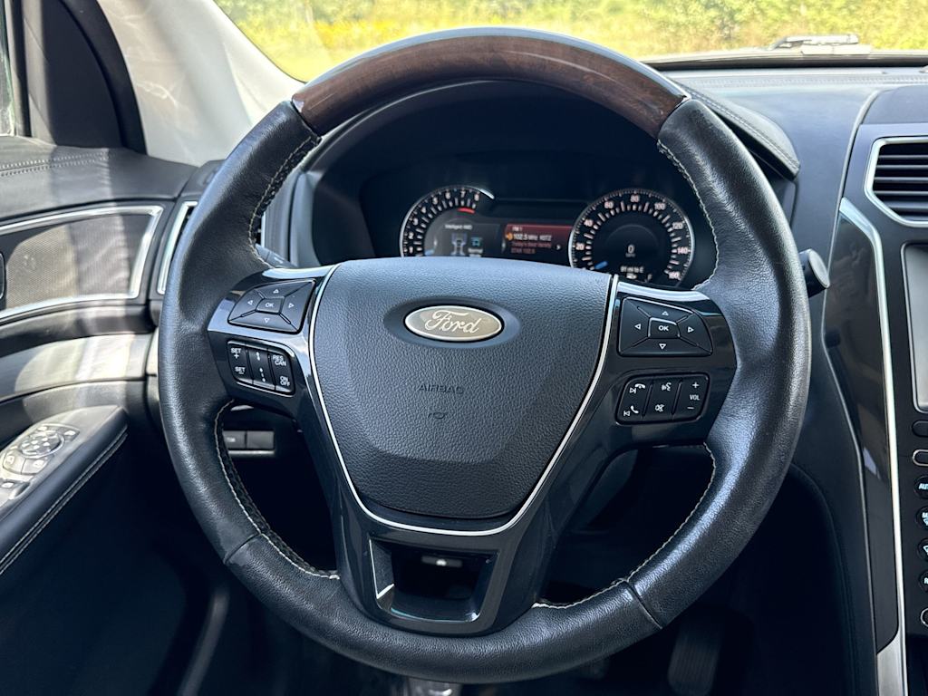 Thumbnail: 2016 Ford Explorer - 9