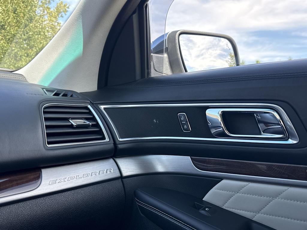 Thumbnail: 2016 Ford Explorer - 36