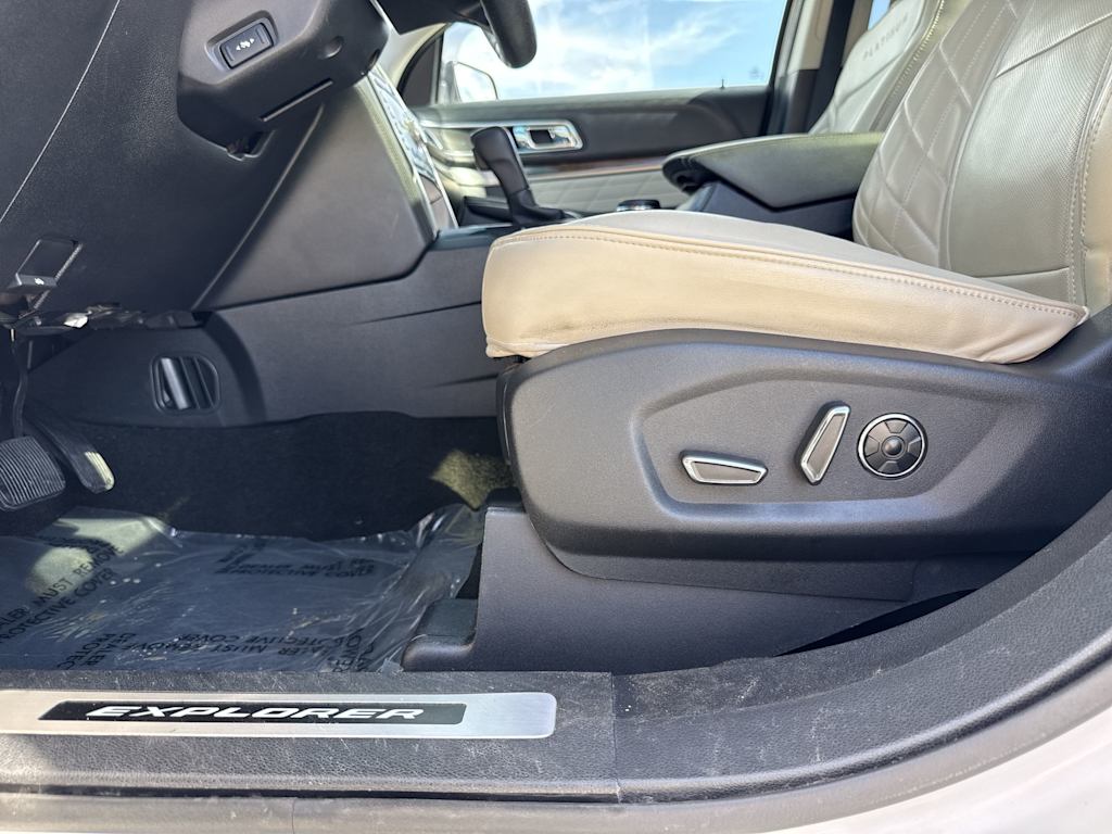 Thumbnail: 2016 Ford Explorer - 25
