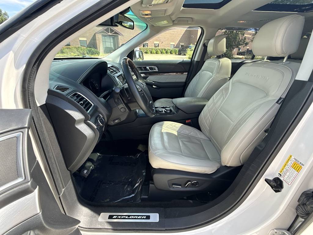Thumbnail: 2016 Ford Explorer - 10