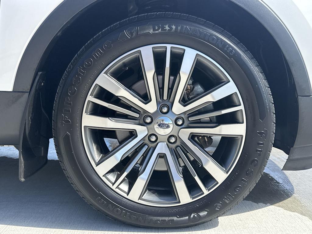 Thumbnail: 2016 Ford Explorer - 7