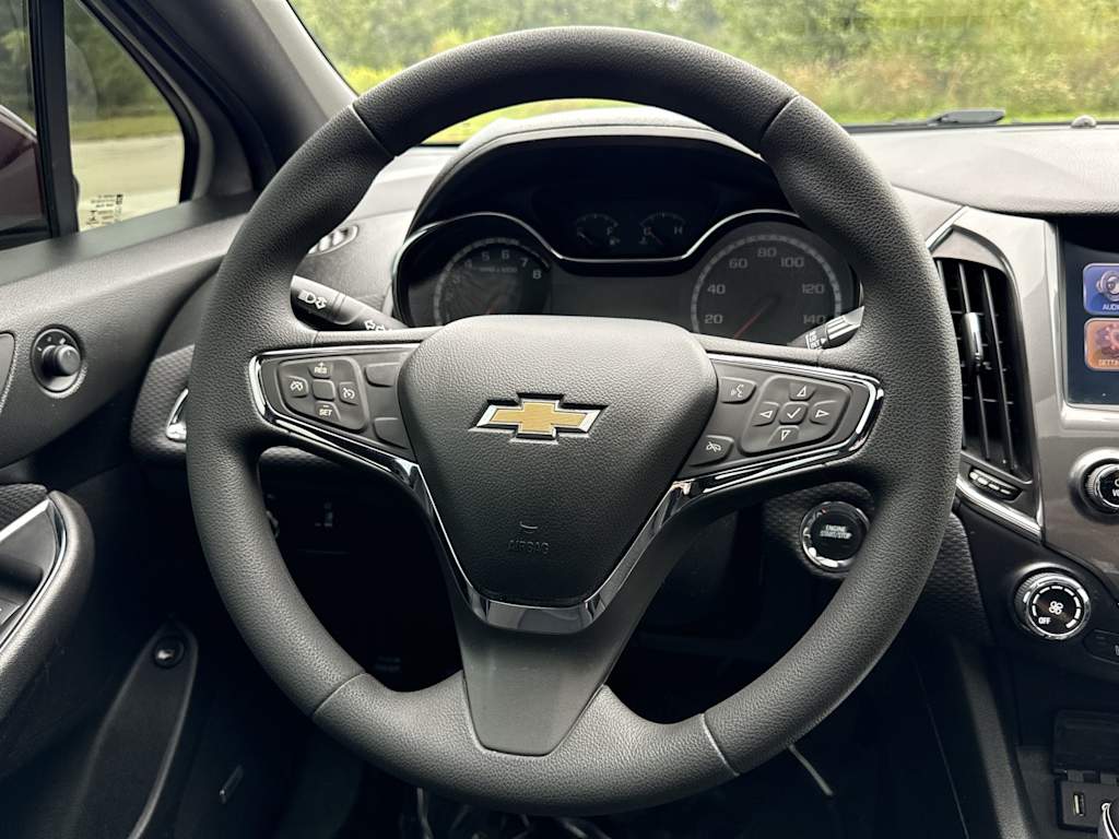 Thumbnail: 2017 Chevrolet Cruze - 8