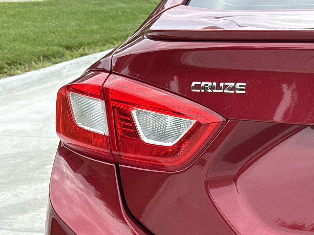 Thumbnail: 2017 Chevrolet Cruze - 20