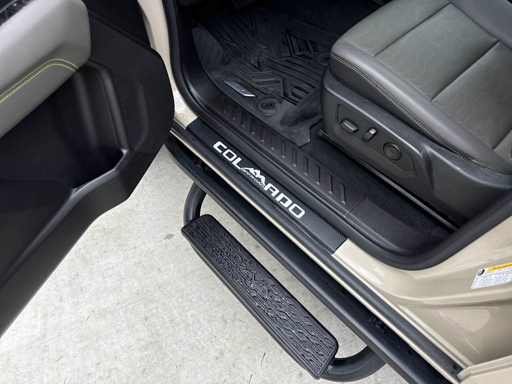 Thumbnail: 2023 Chevrolet Colorado - 43