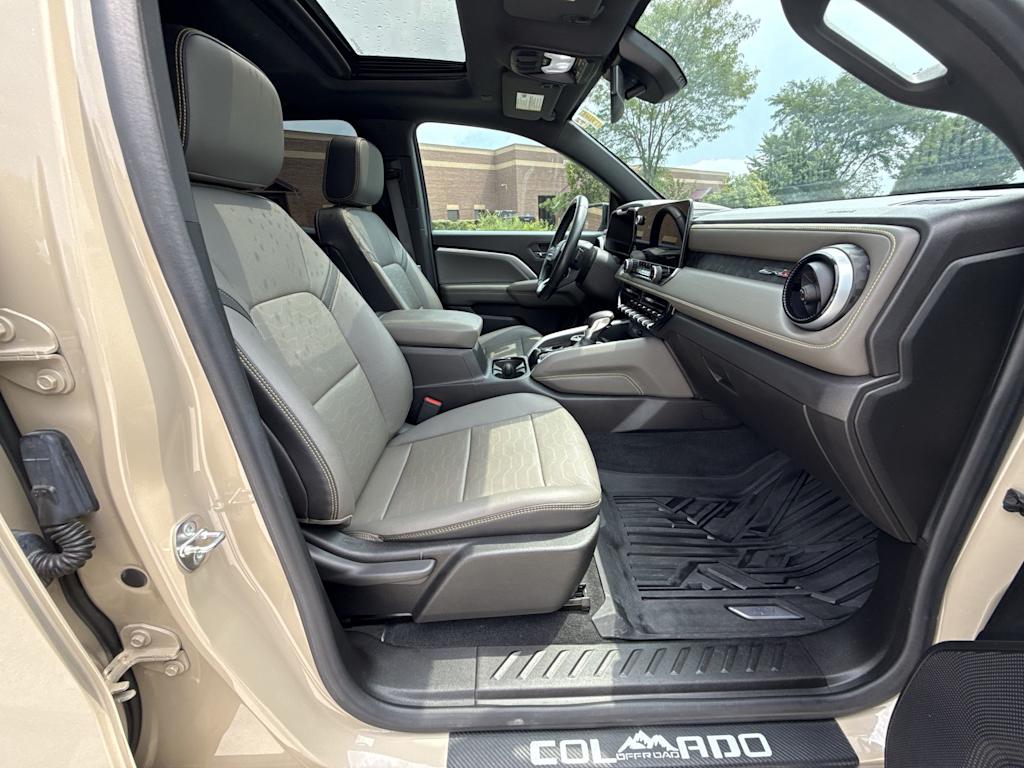 Thumbnail: 2023 Chevrolet Colorado - 29