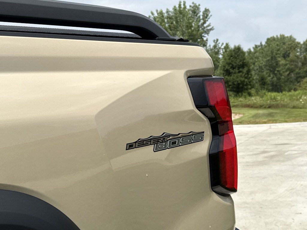 Thumbnail: 2023 Chevrolet Colorado - 41