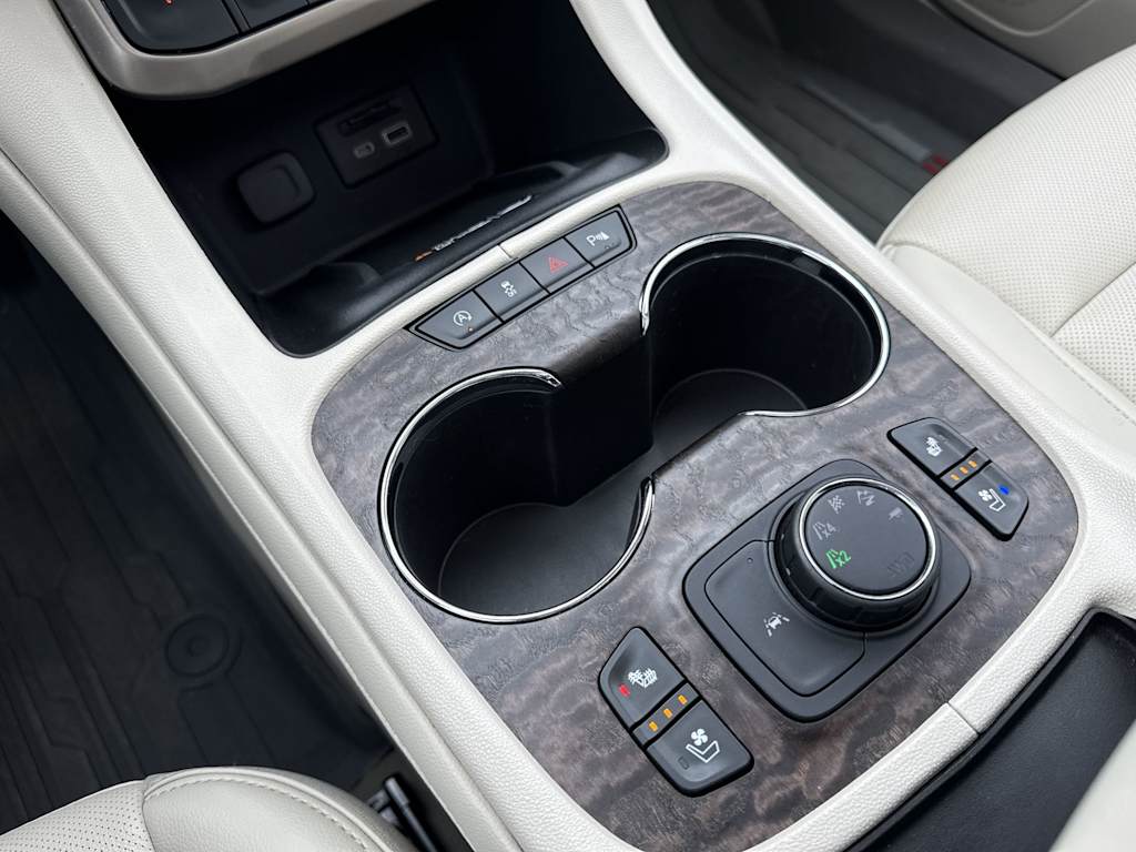 Thumbnail: 2022 GMC Acadia - 39