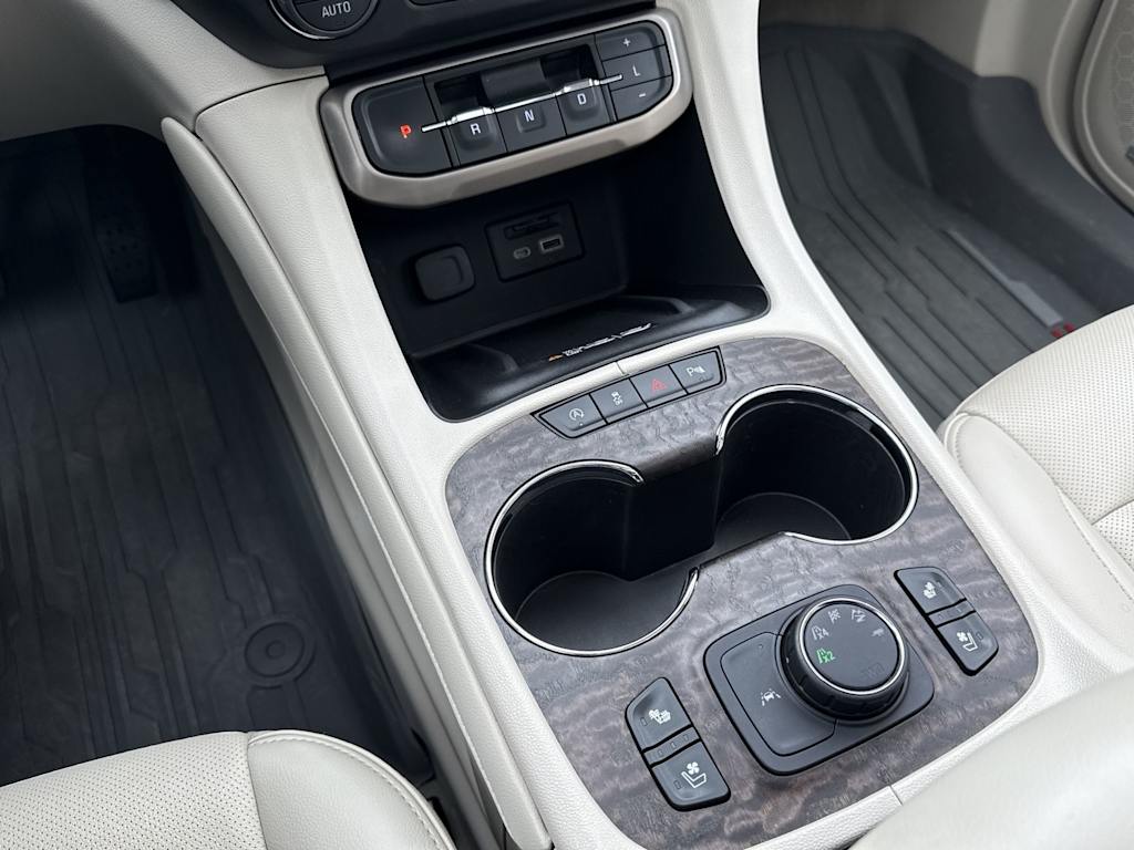 Thumbnail: 2022 GMC Acadia - 16