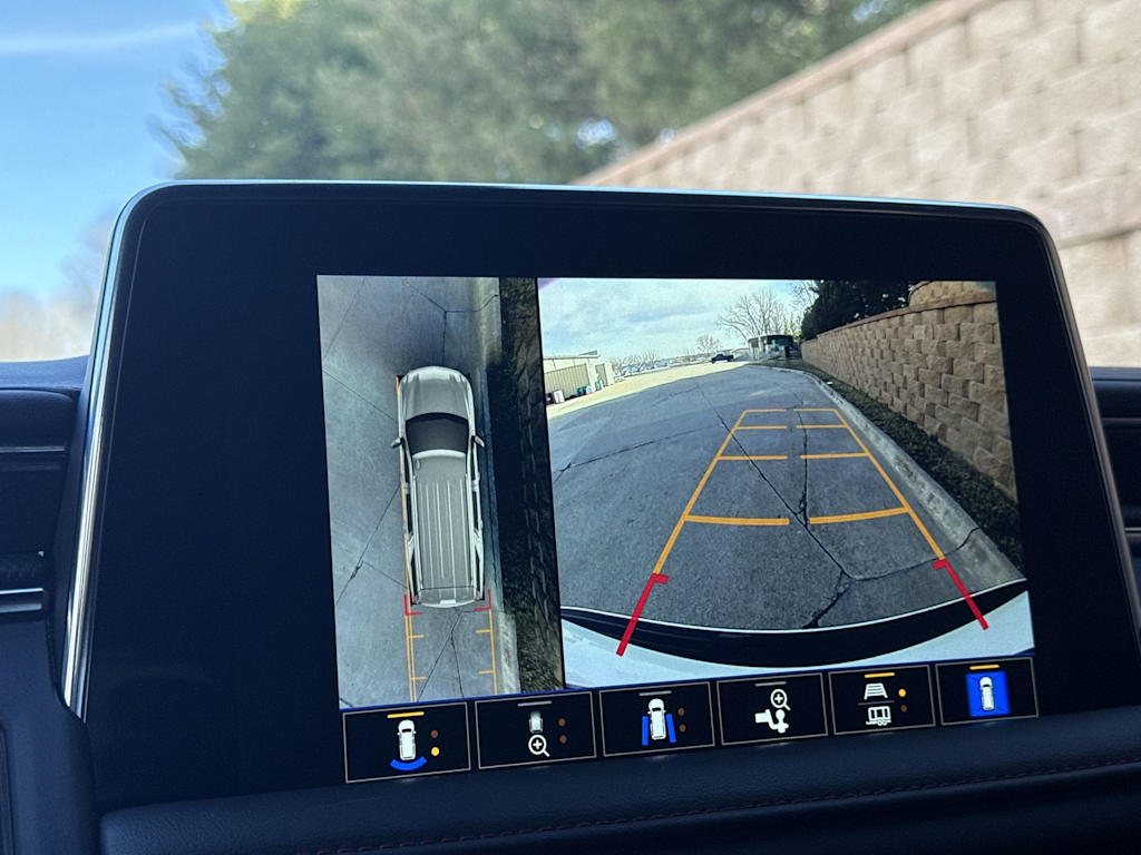 Thumbnail: 2022 Chevrolet Tahoe - 14