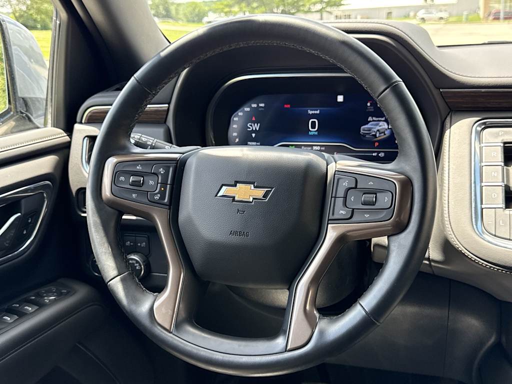 Thumbnail: 2023 Chevrolet Tahoe - 10