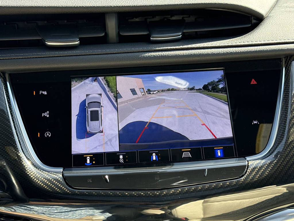 Thumbnail: 2021 Cadillac XT6 - 36