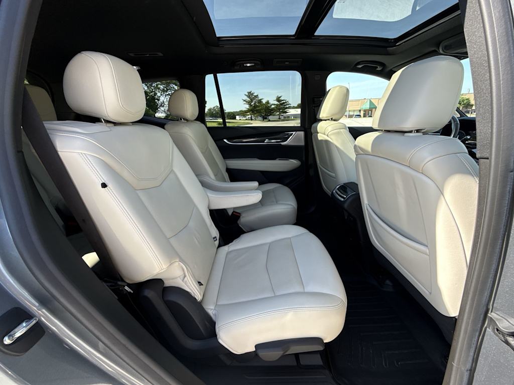 Thumbnail: 2021 Cadillac XT6 - 30