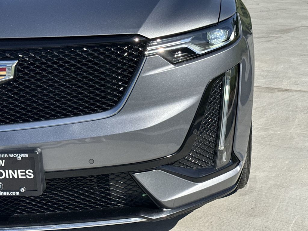 Thumbnail: 2021 Cadillac XT6 - 6