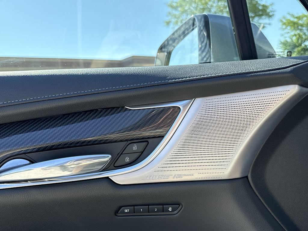 Thumbnail: 2021 Cadillac XT6 - 37