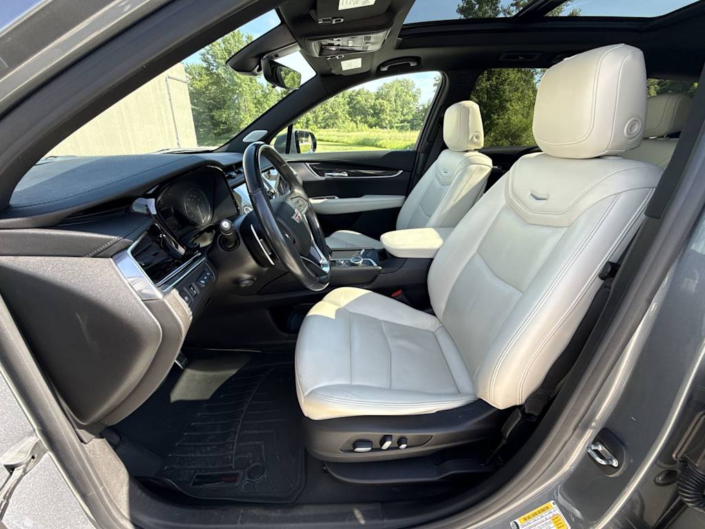 Thumbnail: 2021 Cadillac XT6 - 10