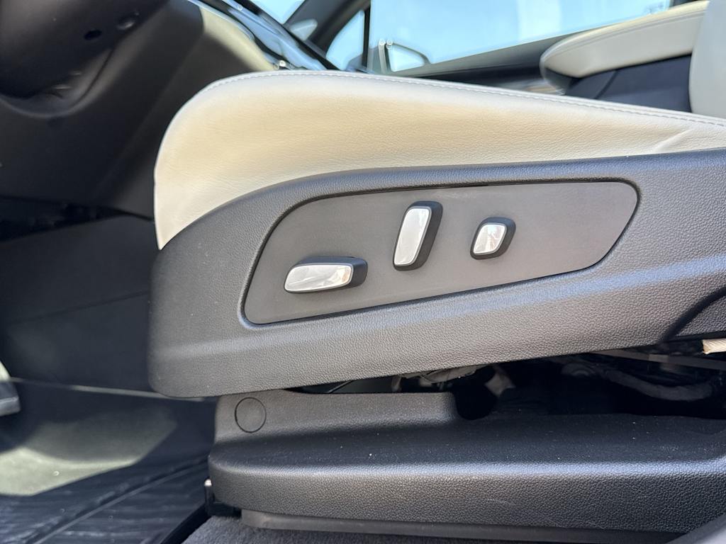 Thumbnail: 2021 Cadillac XT6 - 27