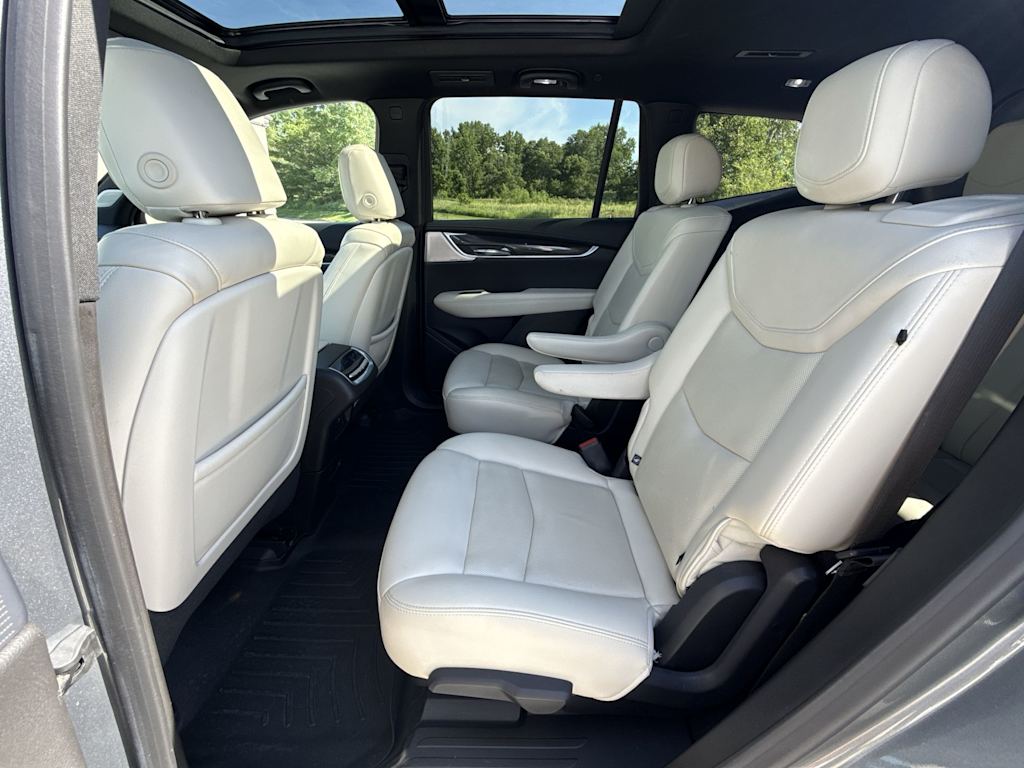 Thumbnail: 2021 Cadillac XT6 - 12