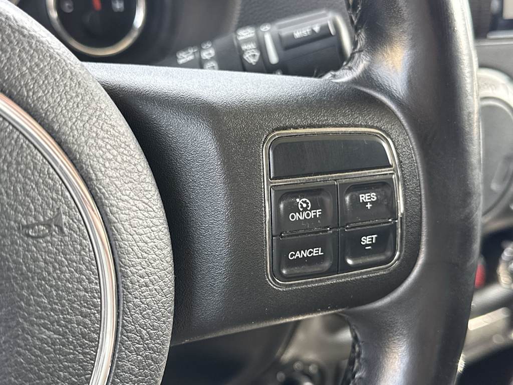Thumbnail: 2011 Jeep Wrangler - 28