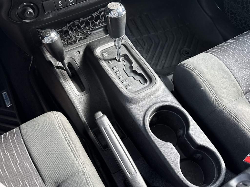 Thumbnail: 2011 Jeep Wrangler - 15