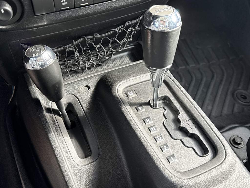 Thumbnail: 2011 Jeep Wrangler - 32