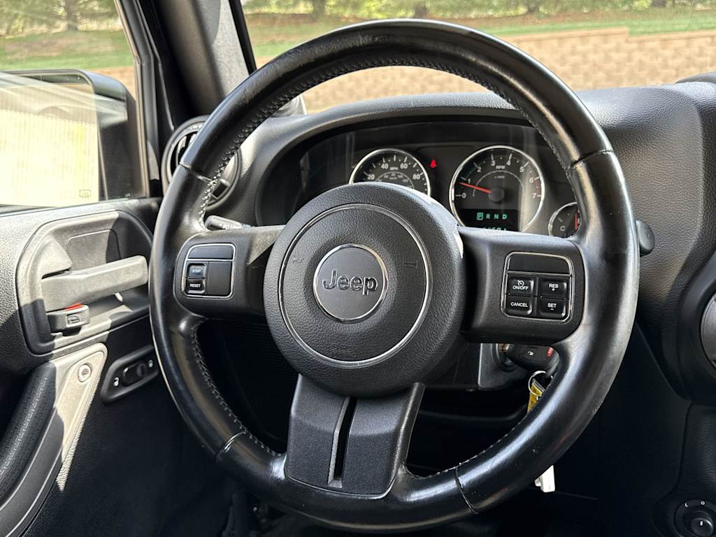 Thumbnail: 2011 Jeep Wrangler - 10