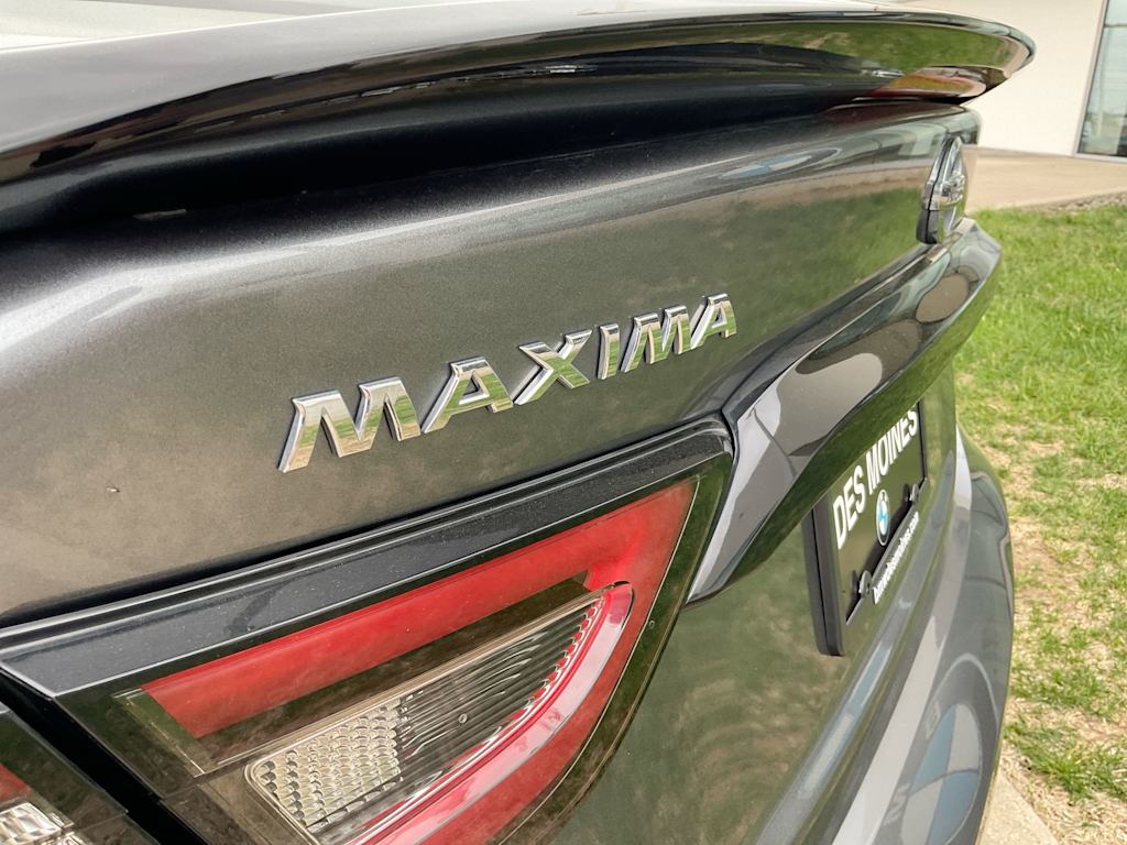 2022 Nissan Maxima SR 23