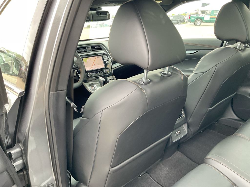 2022 Nissan Maxima SR 11