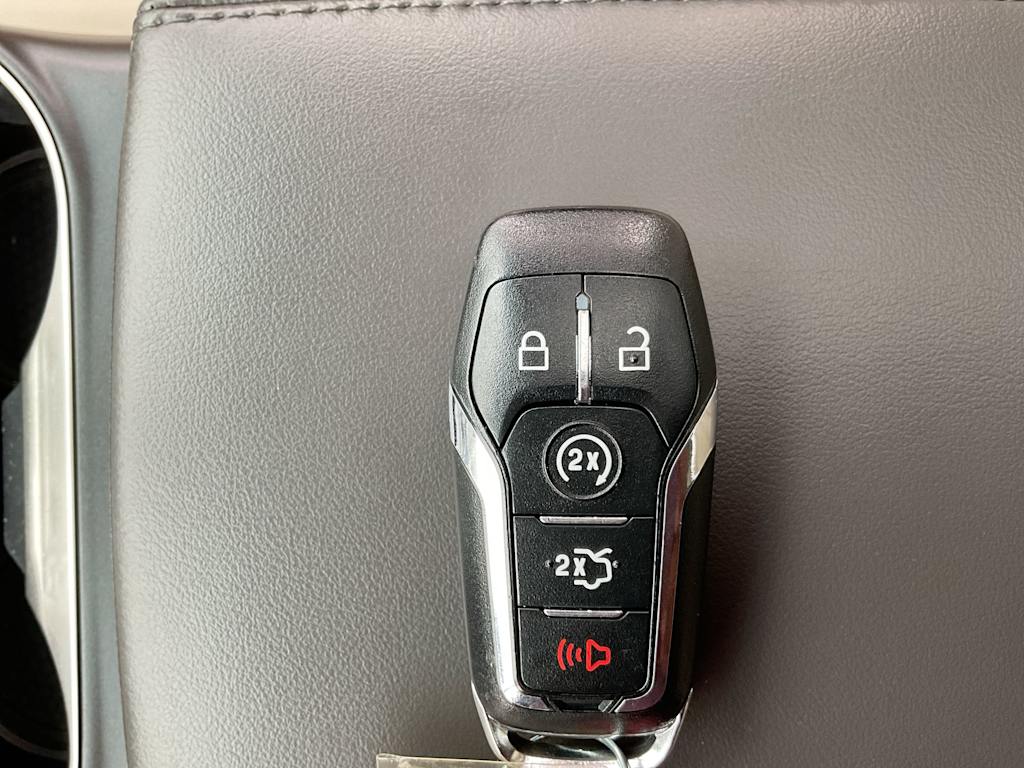 Thumbnail: 2016 Lincoln MKX - 18